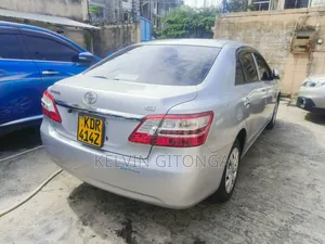 Toyota Premio 2017 Silver