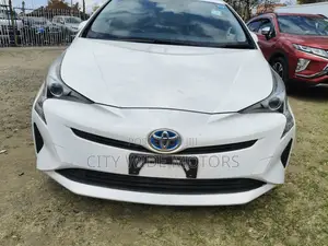 Toyota Prius 2018 White