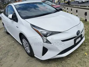 Toyota Prius 2018 White