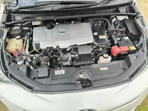 Toyota Prius 2018 White