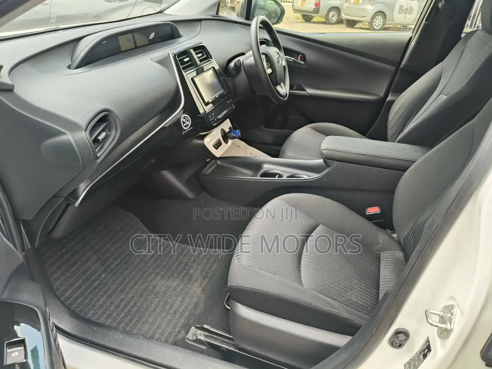 Toyota Prius 2018 White