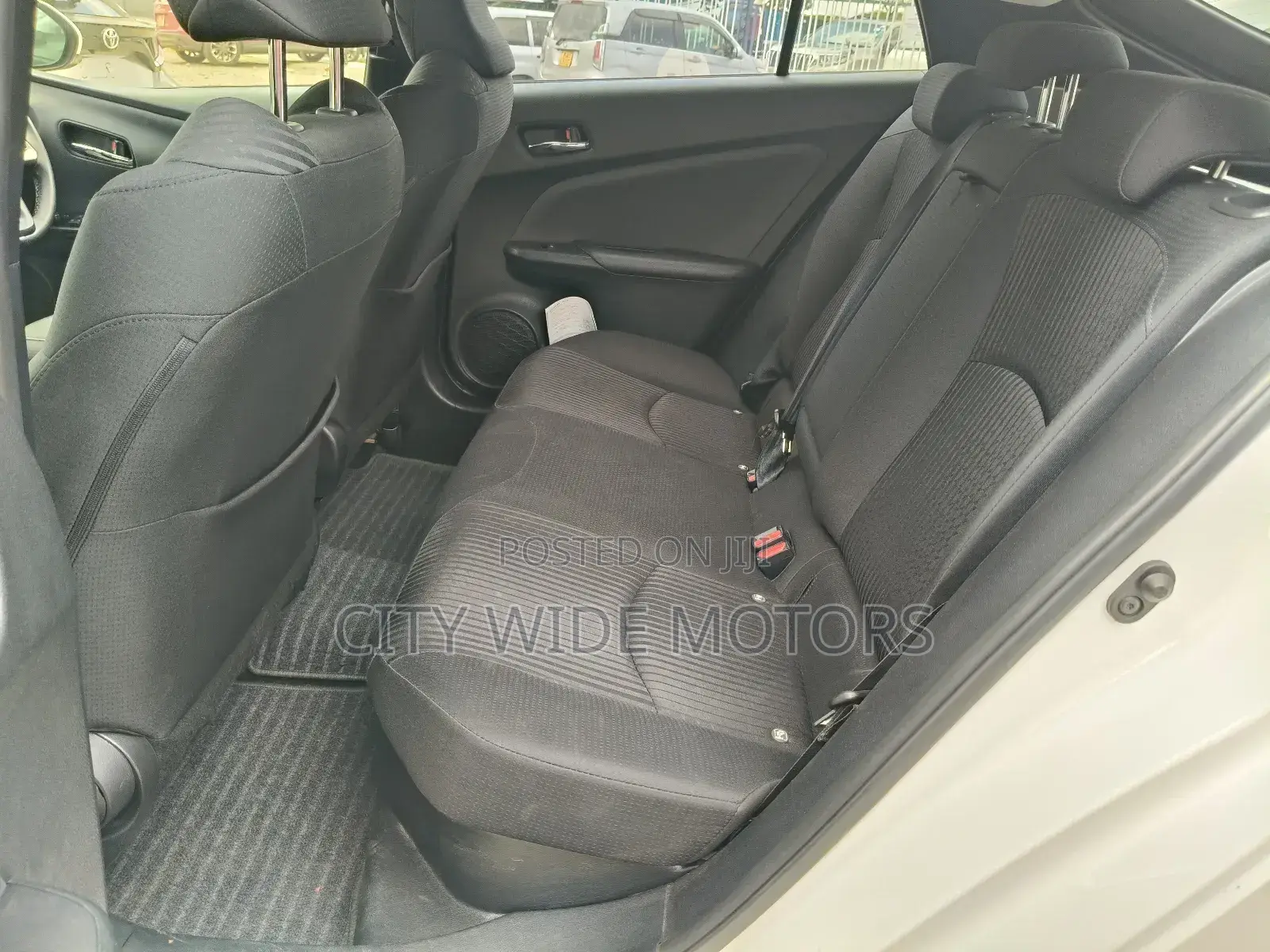 Toyota Prius 2018 White