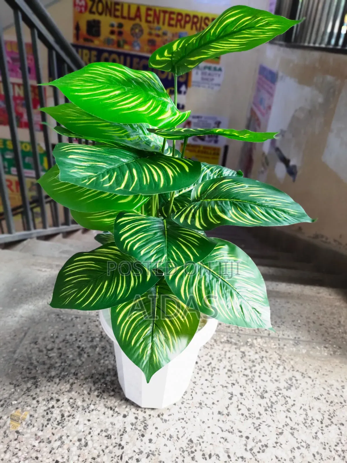 Smallsmall Artificial Plant – Indoor/Office/Home Table Décor