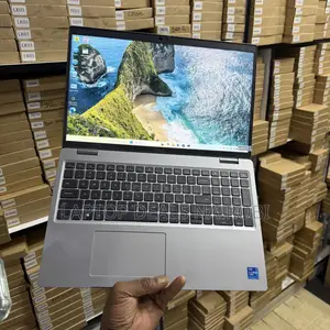 Laptop Dell Precision 3561 16GB Intel Core i7 SSD 512GB