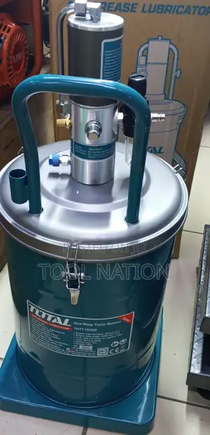 Total 30ltr Greasing Gun