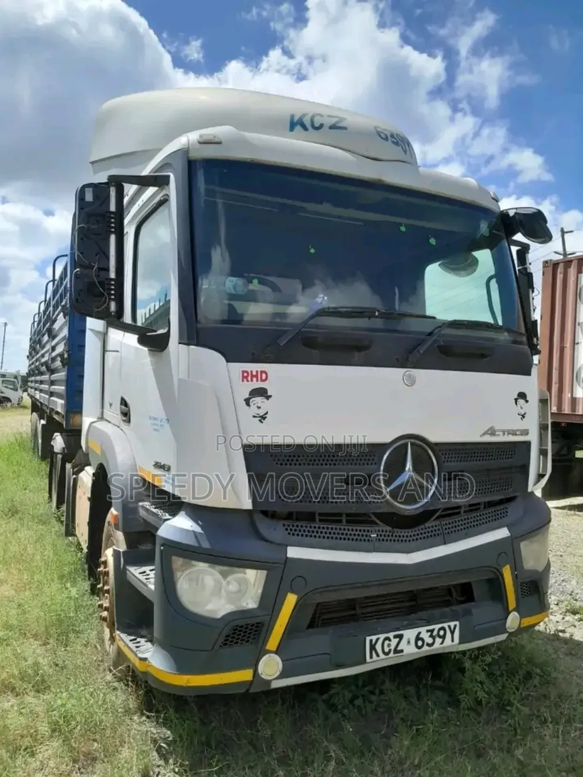 Boxbody and Flatbed Trailers Accessible for Transport