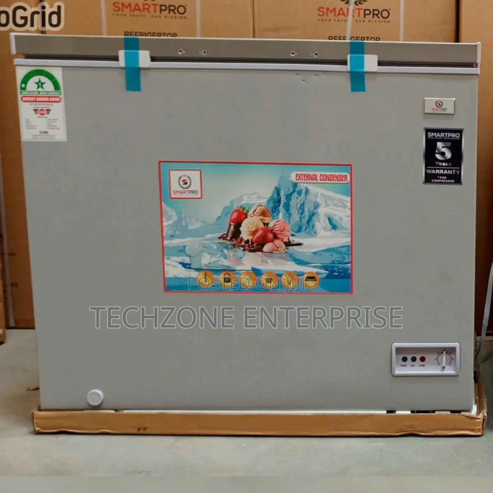 Smart Pro 294 Litres SVS-350 Deep Freezer With Lockable Doors 