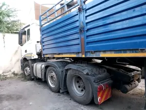 Highsided, Flatbed, Containerised Are at Hand for Jobs