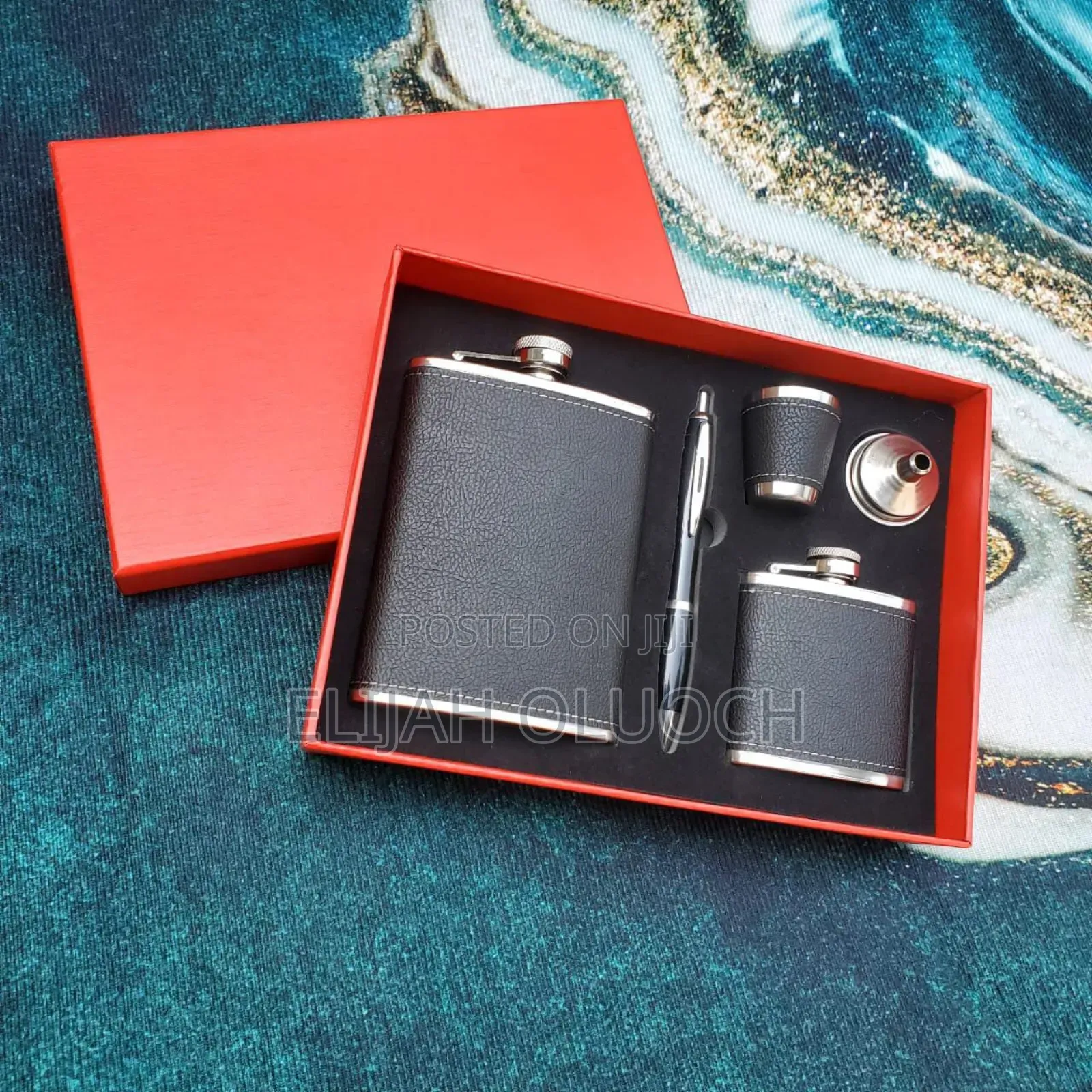 Black Leather-Covered Whiskey Flasks Gift Set