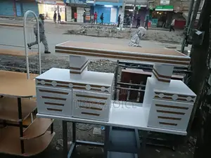 New Golden 4ft Stand