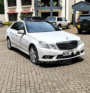 Mercedes-Benz E250 2010 Pearl