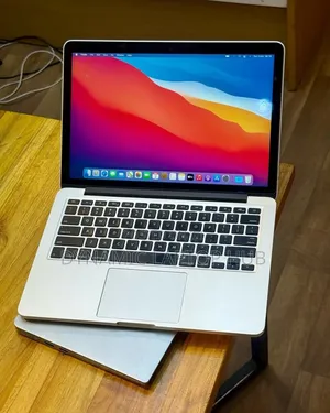 Laptop Apple MacBook Pro 16GB Intel Core i7 SSD 256GB