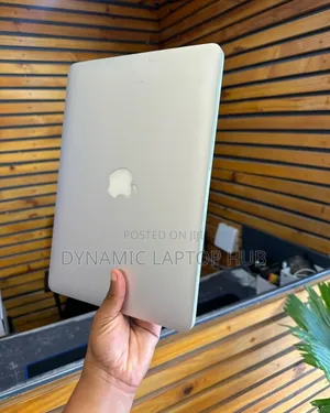 Laptop Apple MacBook Pro 2015 8GB Intel Core I5 SSD 256GB