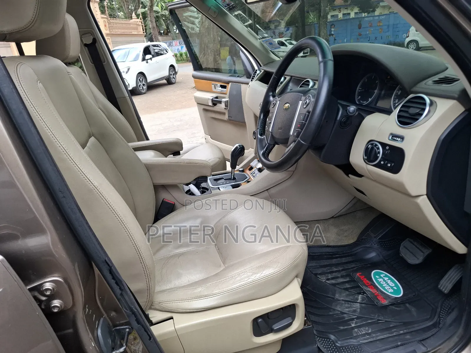 Land Rover Discovery 2011 Gold
