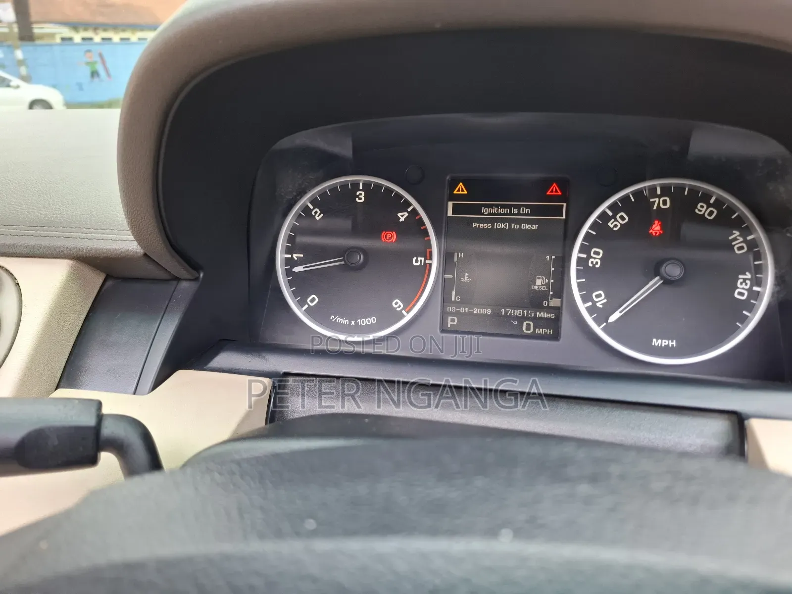 Land Rover Discovery 2011 Gold