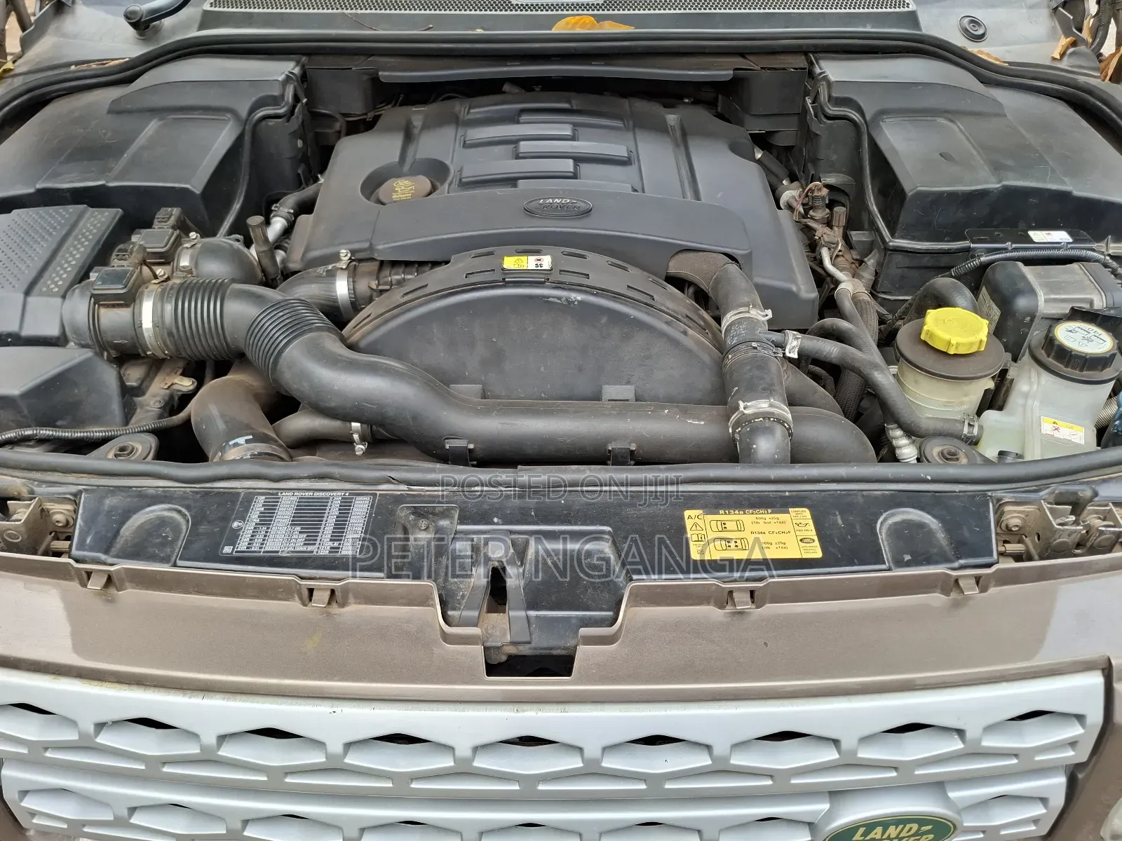 Land Rover Discovery 2011 Gold