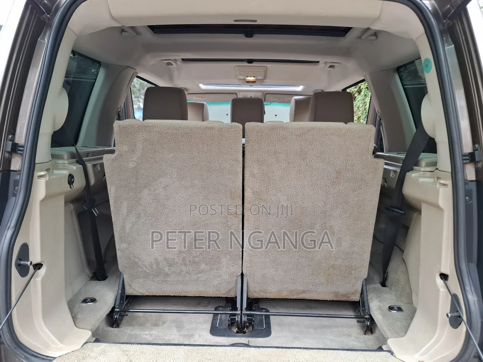 Land Rover Discovery 2011 Gold