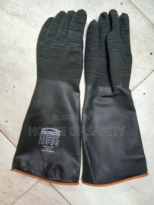 High Standards Black Safety Gloves