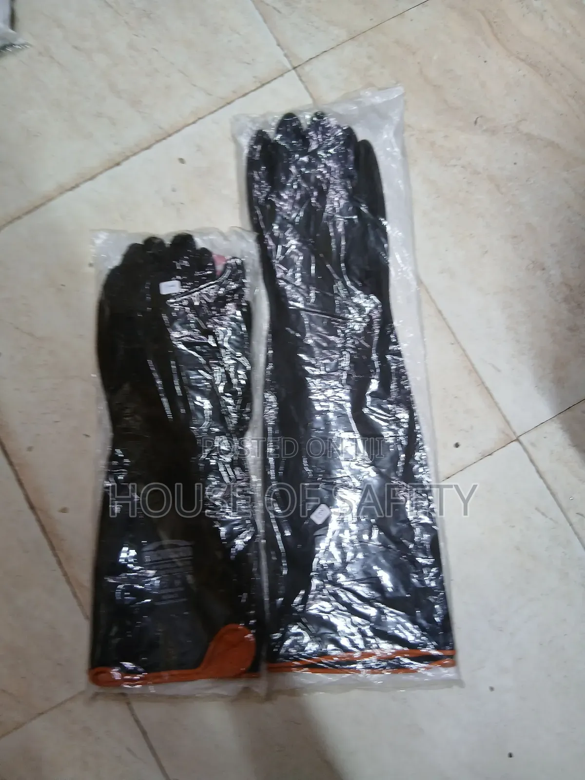 Different Sizes Black Safety Gloves