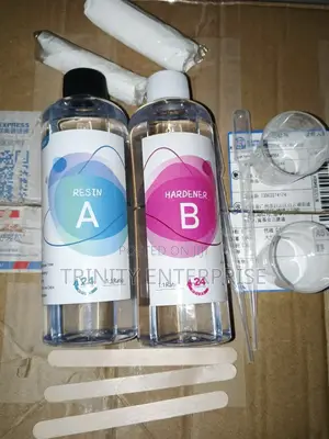 Two Parts: Resin and Hardener Kit