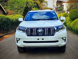 Toyota Land Cruiser Prado 2.8 2019 White