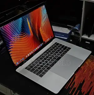 Laptop Apple MacBook Pro 2018 32GB Intel Core I9 SSD 1T