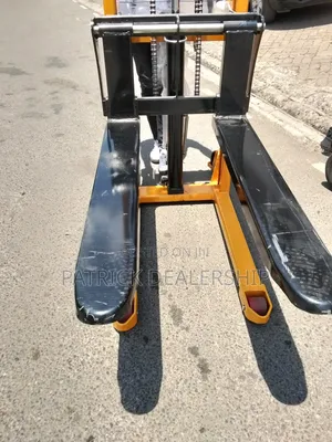 2ton Manual Stacker