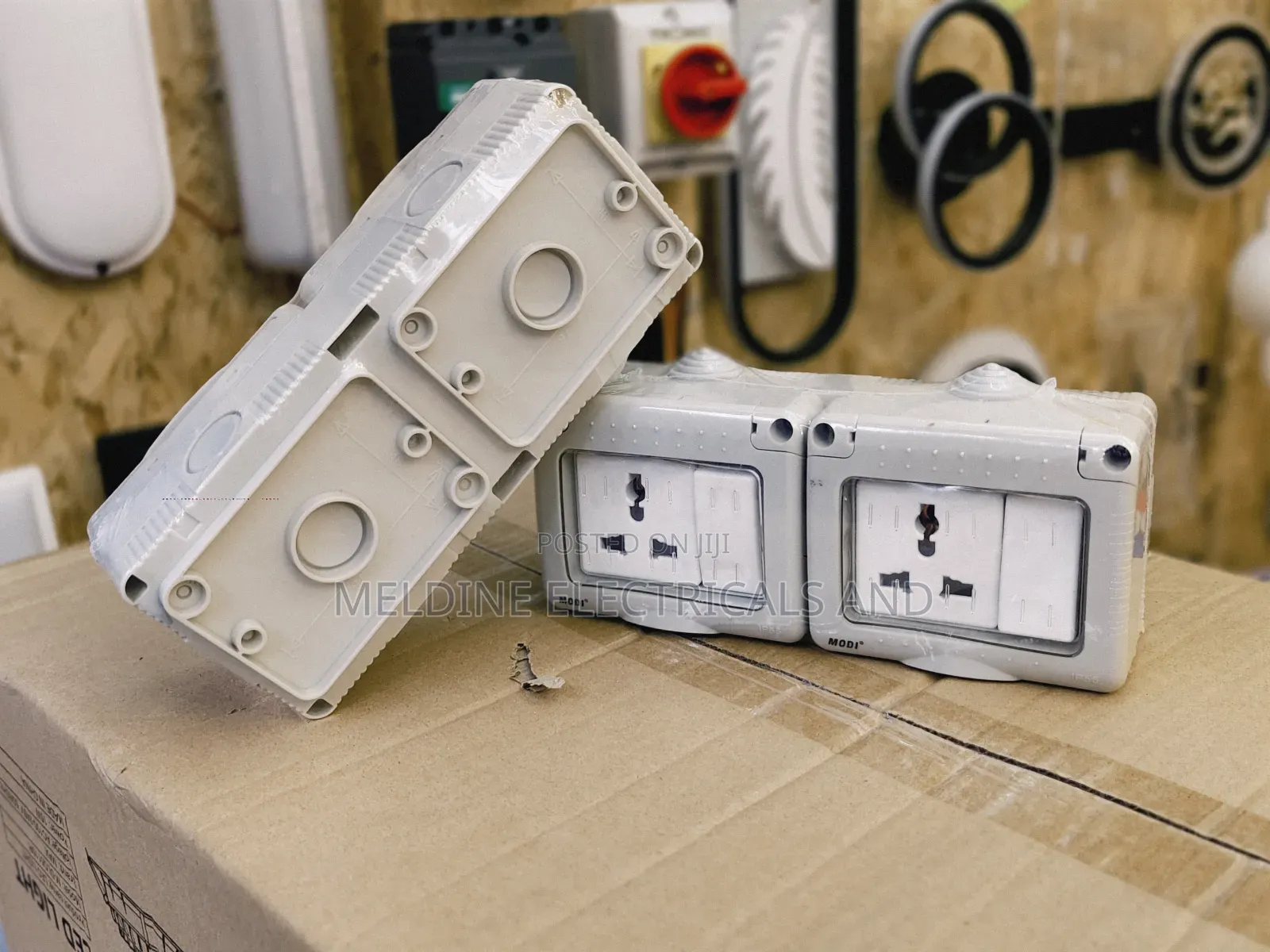 Modi Twin Socket Water Proof