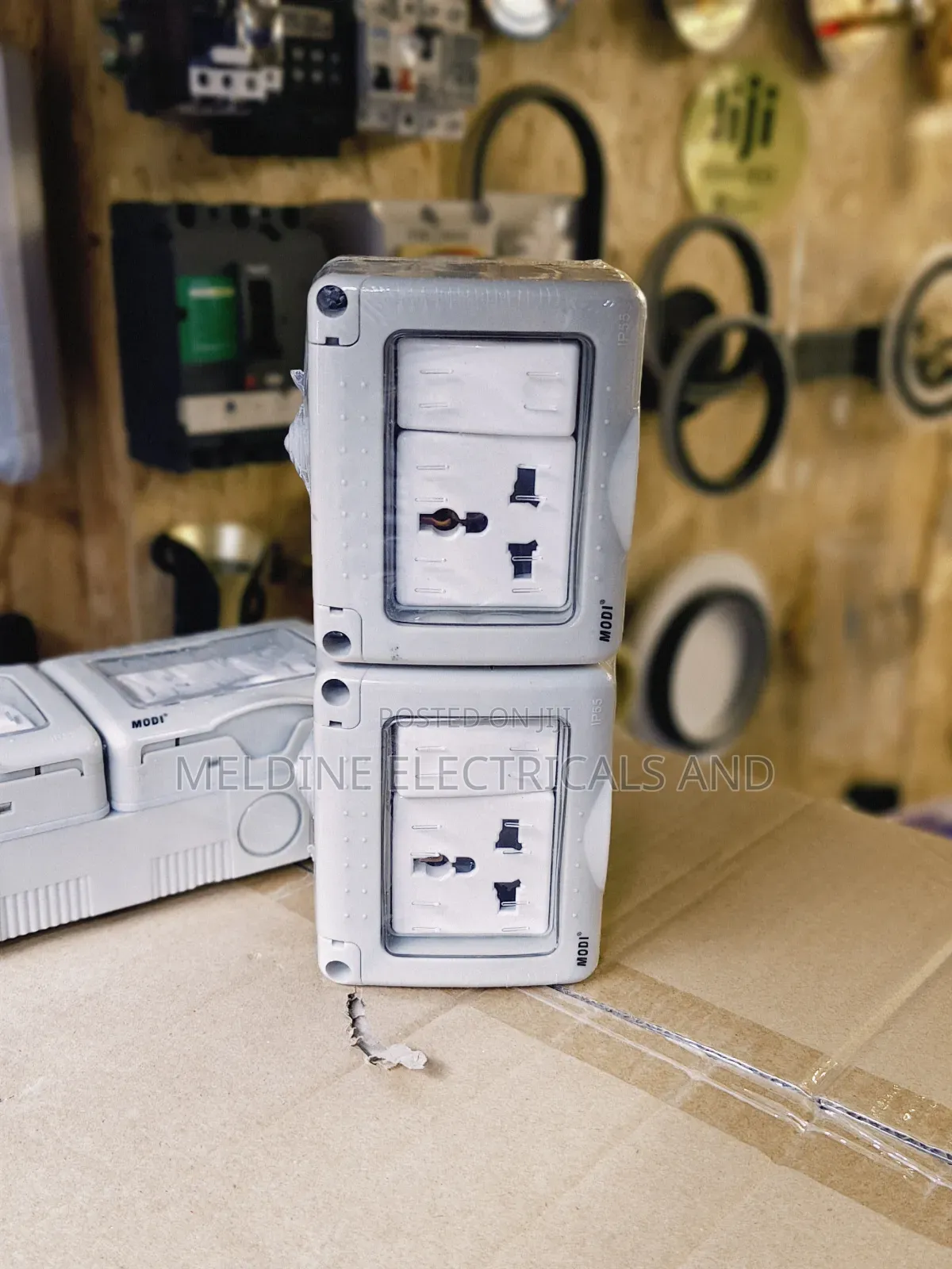 Modi Twin Socket Water Proof