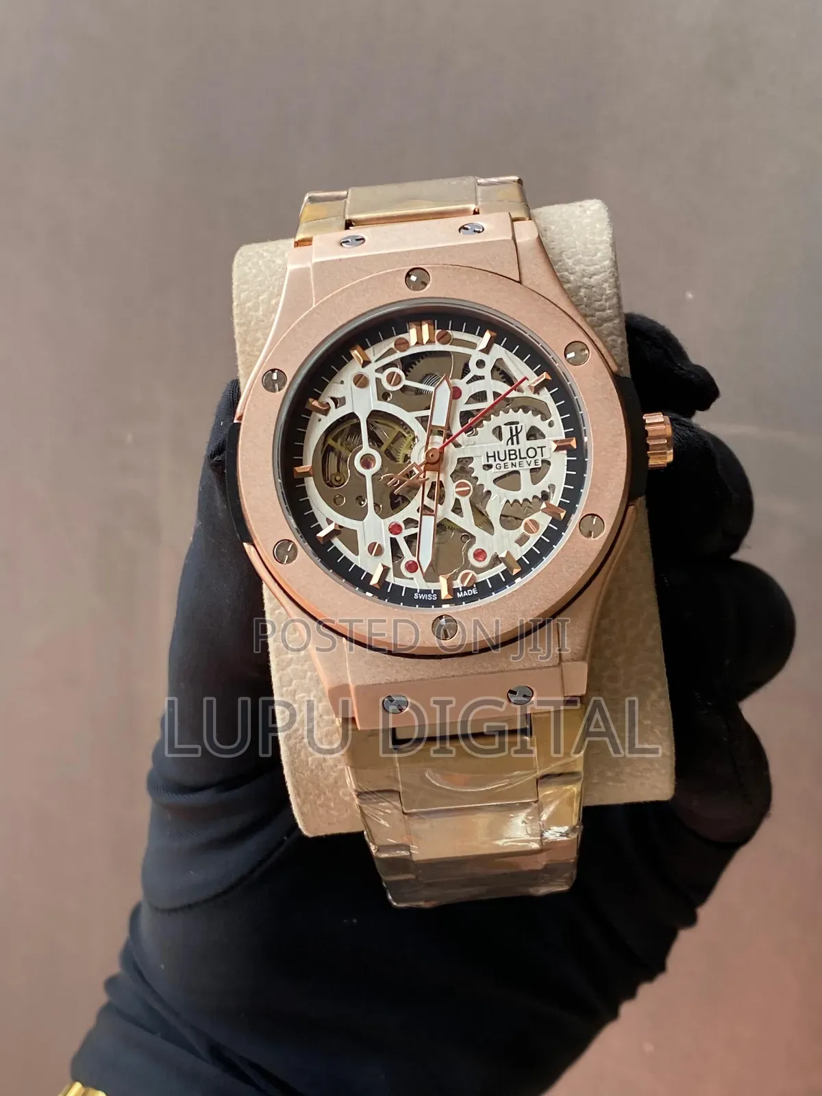 Digital Watch Both Time and Dates Update