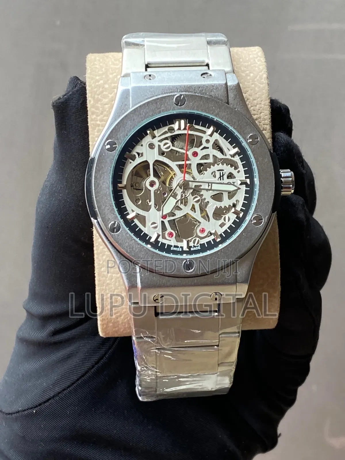 Digital Watch Both Time and Dates Update