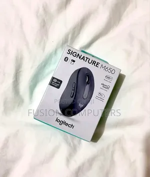Logitech Signature M650 Bluetooth Mouse