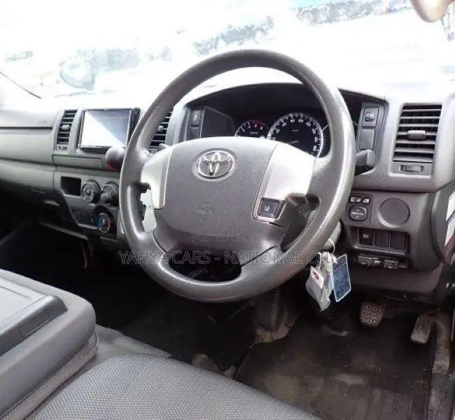 Toyota HiAce 2019