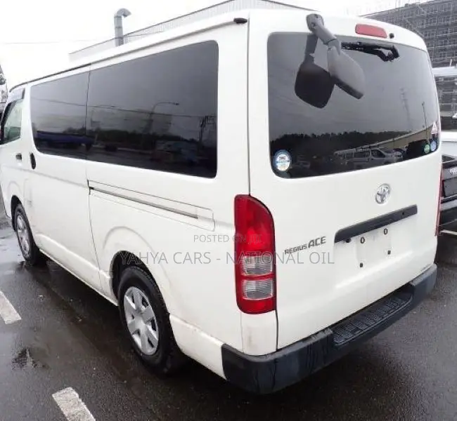 Toyota HiAce 2019
