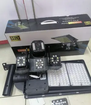 3 Screens Triple Lens 4g Floodlight Solar Powered V380pro Solar Camera