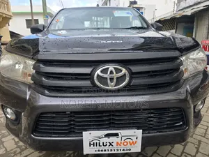 Toyota Hilux 2019 Gray