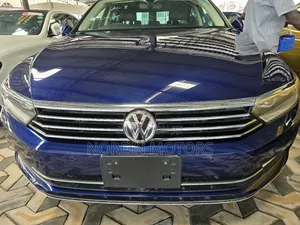 Volkswagen Passat 2019 Blue