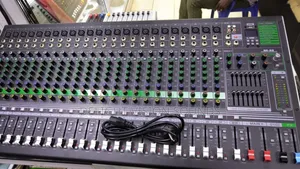 Yamaha 26 Channel Plain Mixer