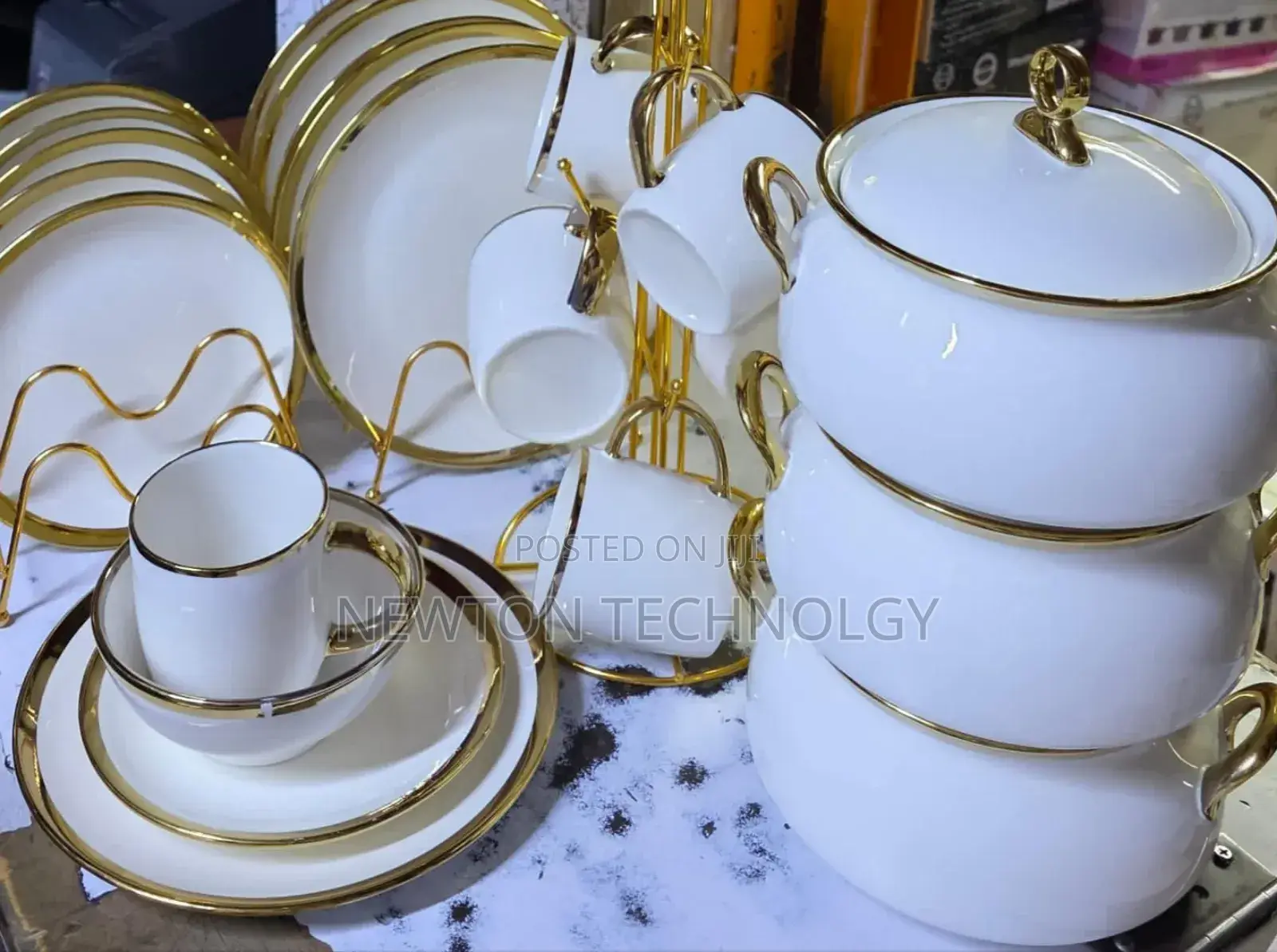 27 PCS Goldmine Dinner Set
