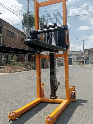 Manual Lifting Stacker 3m/1.5tonne