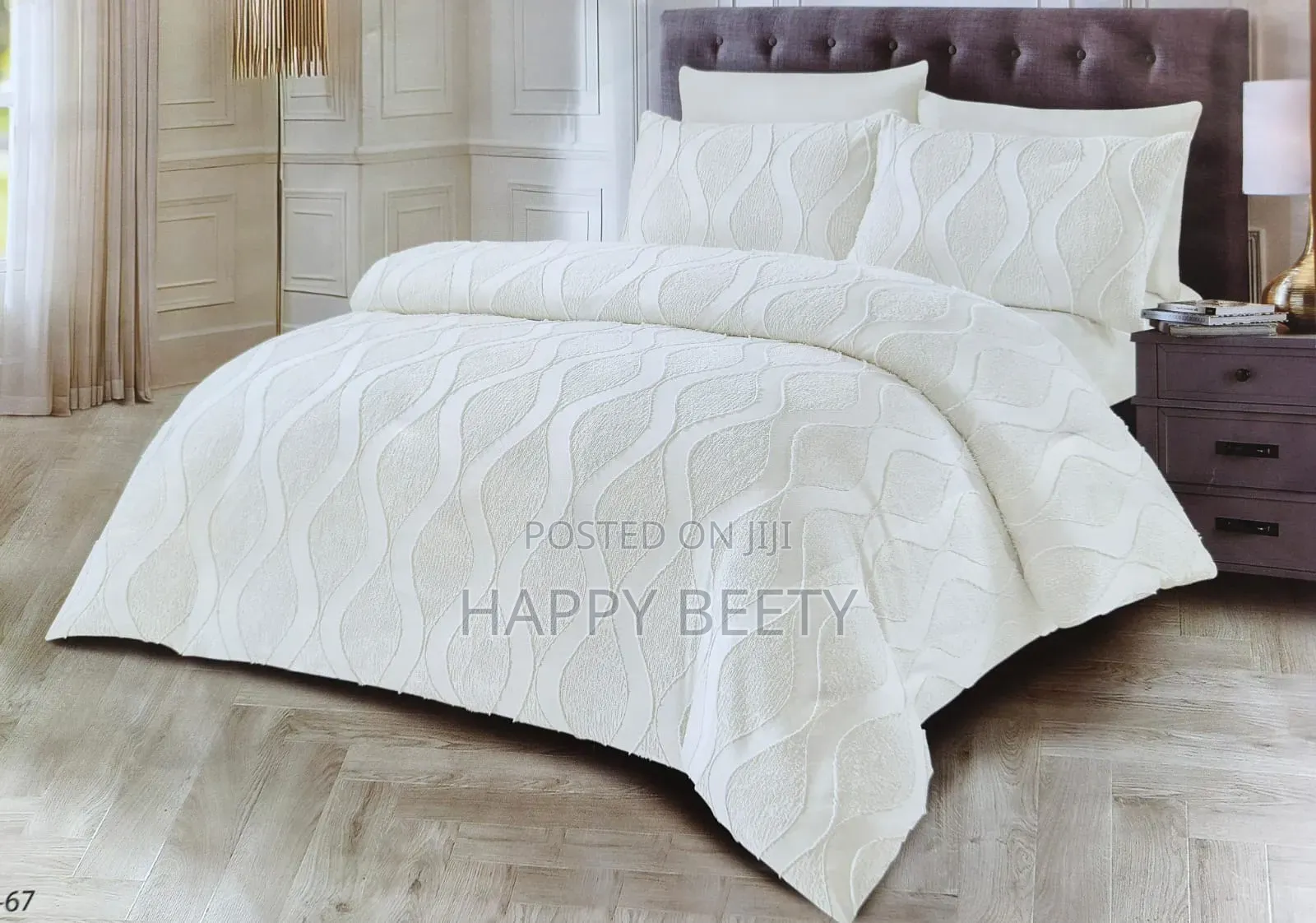 Tufted Duvetcover , One Fitted Sheet and Four Pillowcases