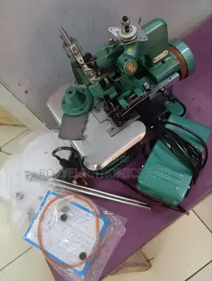 Commercial Overlock Machine With Table