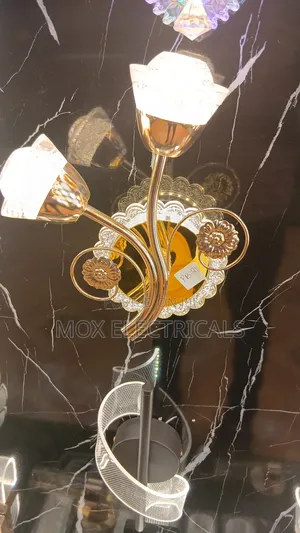 Floral Design Wall Lamp