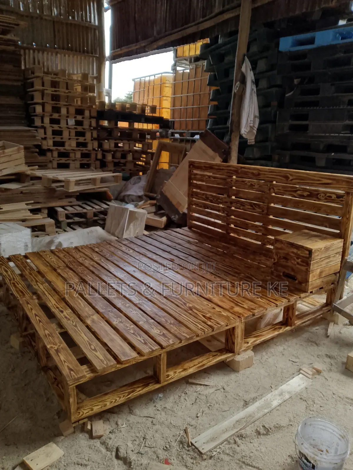 Rustic Polished Pallets Bed