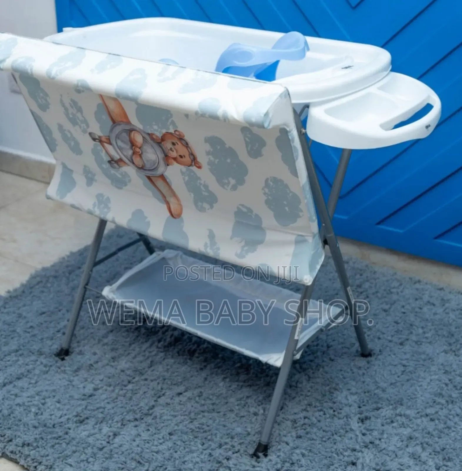 Baby Portable/Foldable Bath Station With a Changing Mat