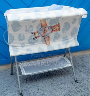 Baby Portable/Foldable Bath Station With a Changing Mat