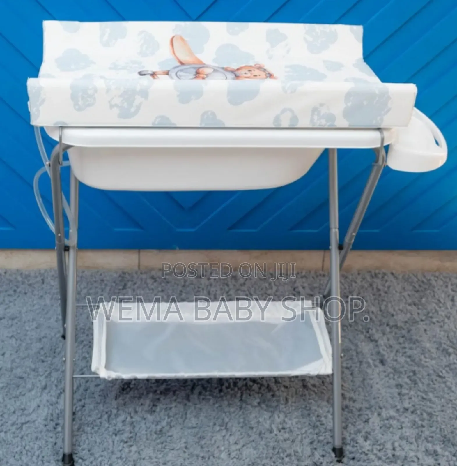 Baby Portable/Foldable Bath Station With a Changing Mat