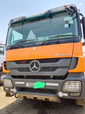 Mercedes Benz 2014 Orange