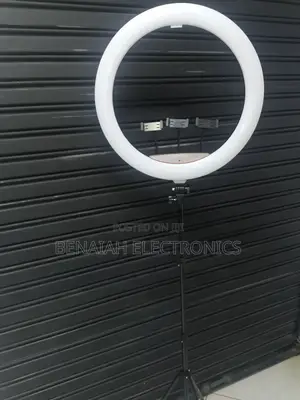 I8 Inches Ringlight With Three Phone Holders,Super Bright Ni