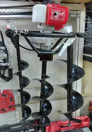 Pioneer 4 Stroke Earth Auger With 3 Drill Bits